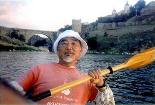 Kaji Aso paddling on the Tahoe River - Spain